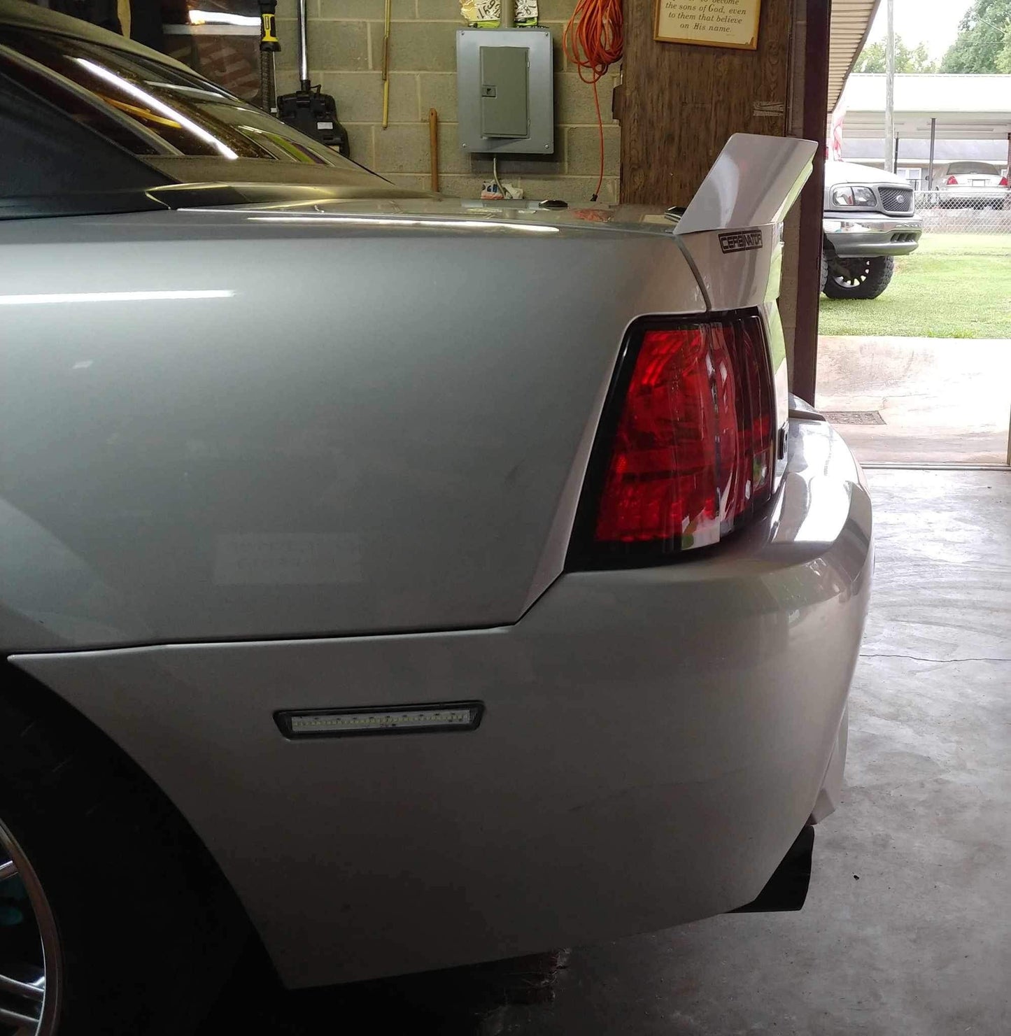 1999-2004 Mustang Ducktail Spoiler (Beadless Version)
